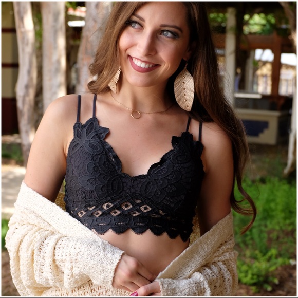 RESTOCKED✨Lace Bralette with padding-BLACK - Picture 2 of 5